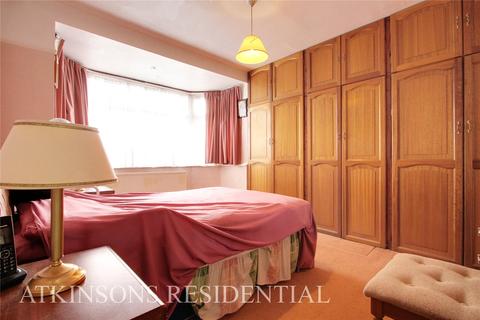 38 Buckingham Close, Enfield, EN1 3JG