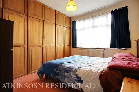 38 Buckingham Close, Enfield, EN1 3JG
