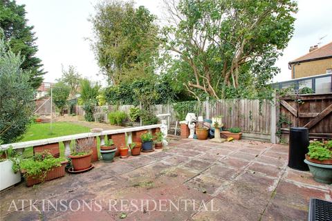 38 Buckingham Close, Enfield, EN1 3JG