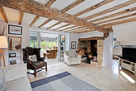 Starbase Cottage High Street, Moreton-in-marsh, GL56 0AD