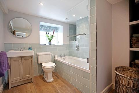 Starbase Cottage High Street, Moreton-in-marsh, GL56 0AD