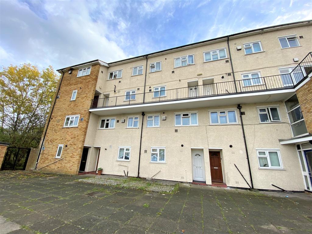 RADCLIFFE WAY, NORTHOLT, MIDDLESEX, UB5 6HQ 2 bed flat £259,950