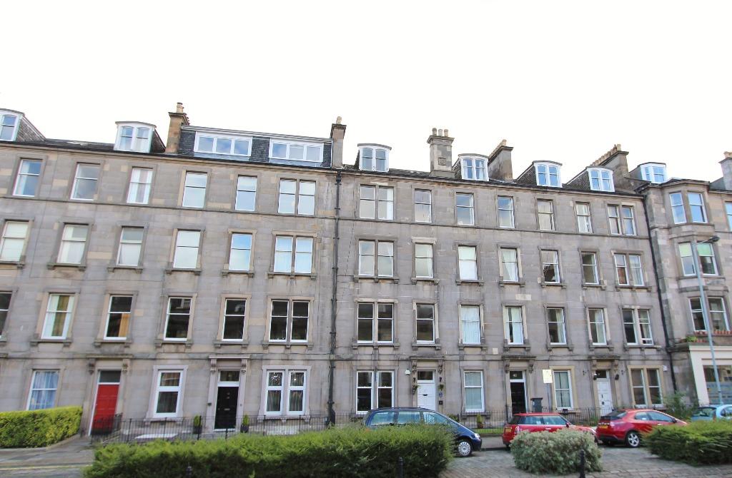 East Claremont Street, Broughton, Edinburgh, EH7 4JR 4 bed flat - £ ...