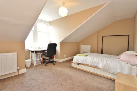 4 bedroom flat to rent, East Claremont Street, Broughton, Edinburgh, EH7