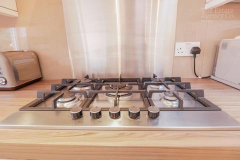 44 Strachur Crescent, Glasgow, G22 6RE