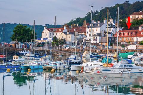 4 bedroom terraced house to rent, Le Boulevard, St Brelade, Jersey. JE3 8AB