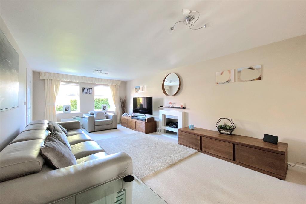 The Pines, Kingswood, Hull, HU7 5 bed detached house £400,000