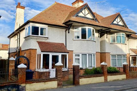 42 Avenue Road, Herne Bay, CT6 8TG