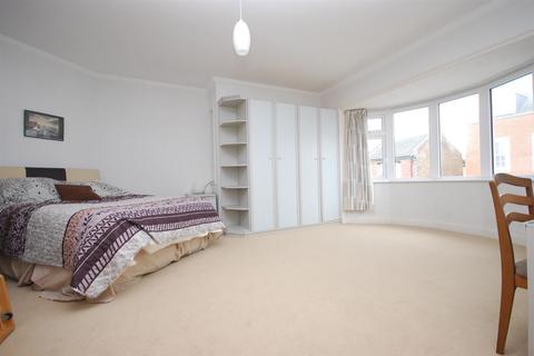 42 Avenue Road, Herne Bay, CT6 8TG