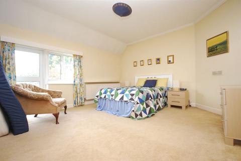 42 Avenue Road, Herne Bay, CT6 8TG