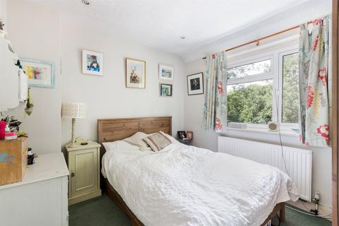 188 Runnymede, London, SW19 2RG