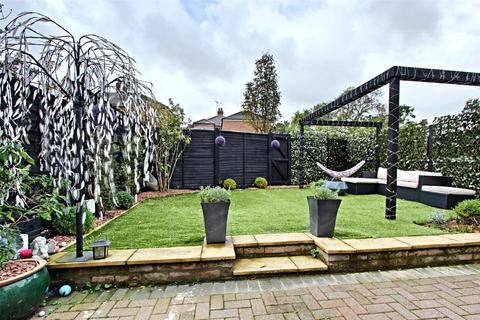 16 Collynson Close, Willerby, Hull, HU10 6AS