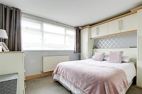 16 Collynson Close, Willerby, Hull, HU10 6AS