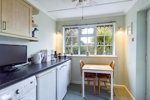 24 New Park Road, Ashford, TW15 1EG
