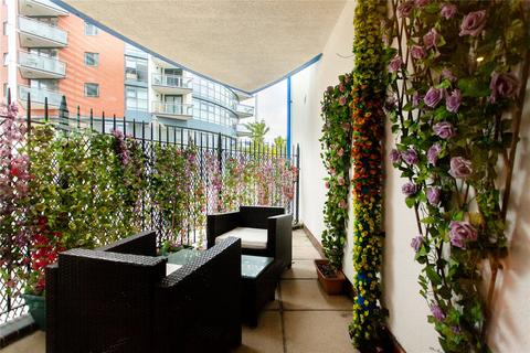 1 bedroom flat to rent, Newton Place, London