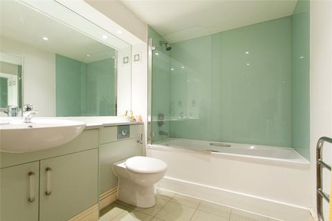 1 bedroom flat to rent, Newton Place, London