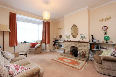 18 Garden Close, Banstead, SM7 2QB