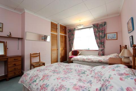 18 Garden Close, Banstead, SM7 2QB
