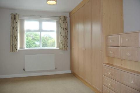 10 Frenches Court, Greenfield, Oldham, OL3 7AB