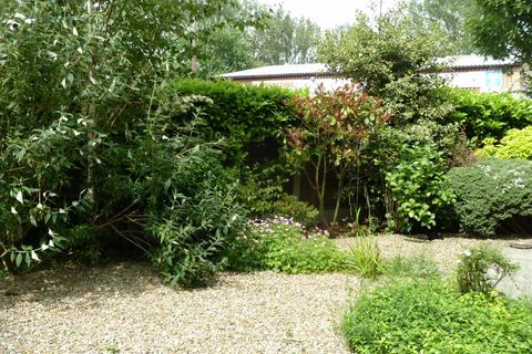 10 Frenches Court, Greenfield, Oldham, OL3 7AB