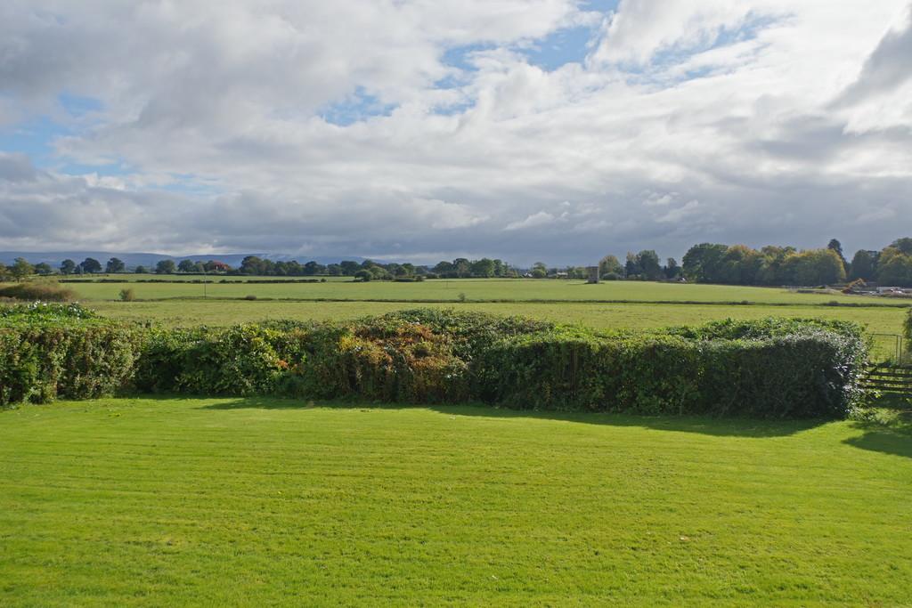 Longlands Road, Carlisle 4 bed detached house £375,000