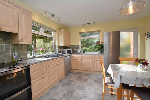 11 Lea Farm Crescent, Leeds, LS5 3QQ