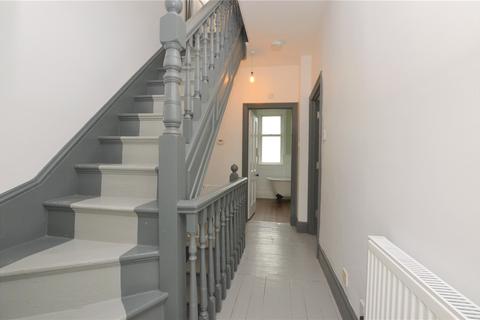 18 Roundhay View, Leeds, LS8 4DX