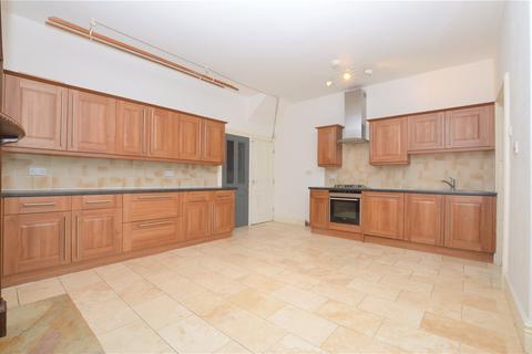 18 Roundhay View, Leeds, LS8 4DX