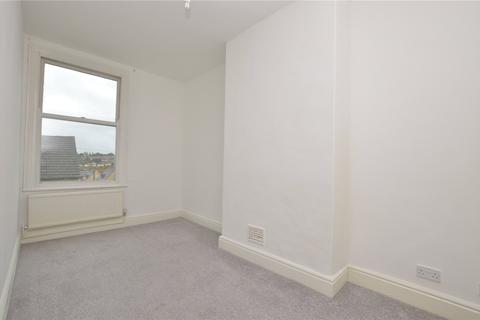 18 Roundhay View, Leeds, LS8 4DX