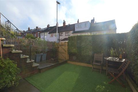 18 Roundhay View, Leeds, LS8 4DX