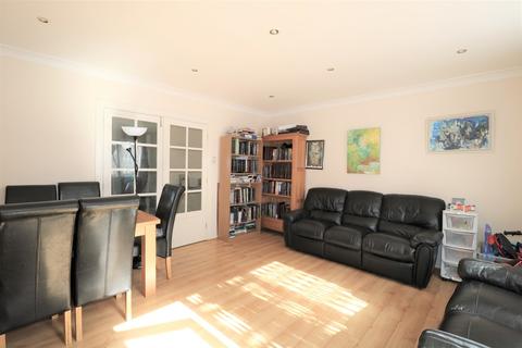 1, Greville Lodge Broadhurst Avenue, Edgware, HA8 8TL