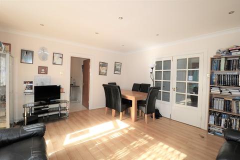 1, Greville Lodge Broadhurst Avenue, Edgware, HA8 8TL