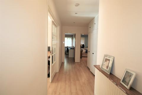 1, Greville Lodge Broadhurst Avenue, Edgware, HA8 8TL