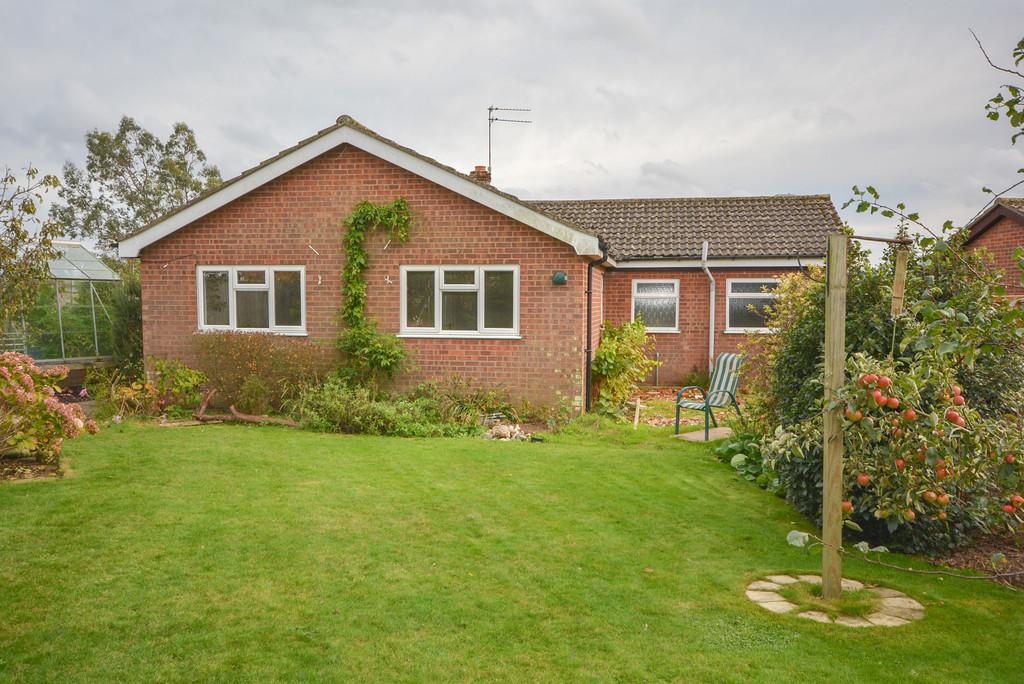Youngmans Close, North Walsham 3 bed detached bungalow £320,000