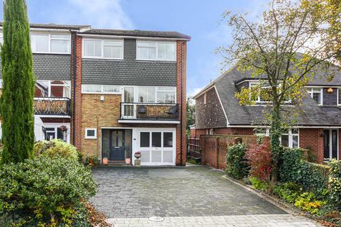 24 Hartland Road, Epping, CM16 4PE