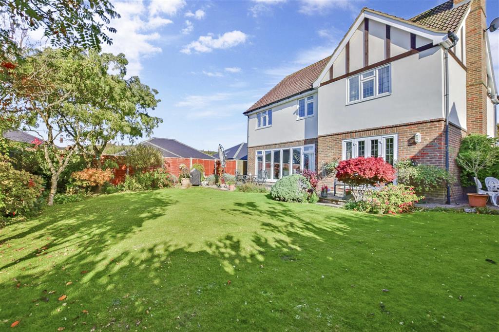 Ashford Road, Harrietsham, Maidstone, Kent 5 bed detached house £650,000