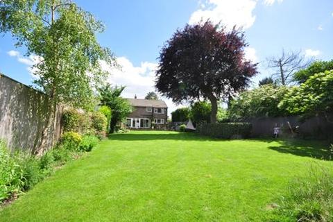 1 Waterfield Drive, Warlingham, CR6 9HP