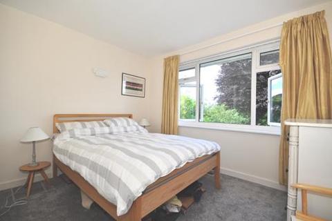 1 Waterfield Drive, Warlingham, CR6 9HP