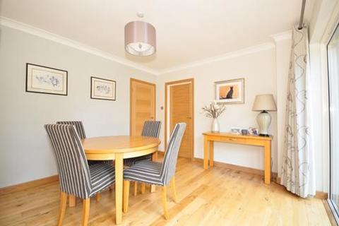 1 Waterfield Drive, Warlingham, CR6 9HP