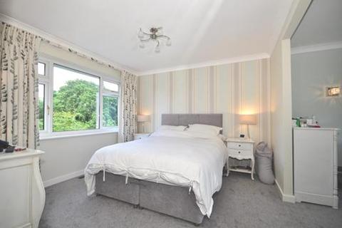 1 Waterfield Drive, Warlingham, CR6 9HP