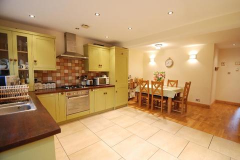 109 Templeman Road, London, W7 1AS