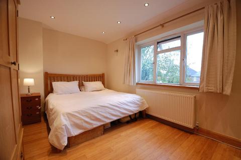 109 Templeman Road, London, W7 1AS