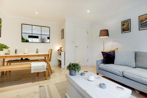2 bedroom flat for sale - George Mews, London SW9