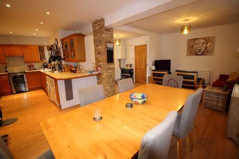 49 Campbell Road, Caterham, CR3 5JQ