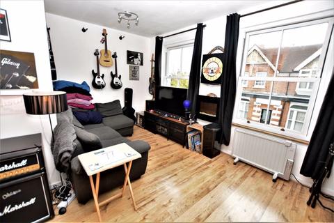 Flat 5, Victoria House Albert Road, Old Windsor, Windsor, SL4 2PZ