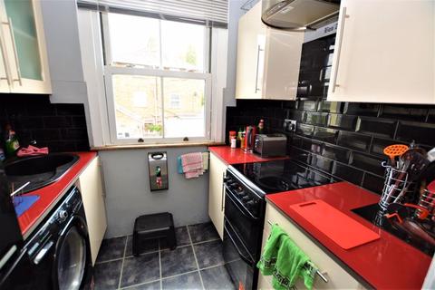 Flat 5, Victoria House Albert Road, Old Windsor, Windsor, SL4 2PZ