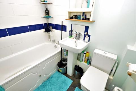 Flat 5, Victoria House Albert Road, Old Windsor, Windsor, SL4 2PZ