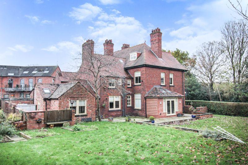 Spencer Avenue, Leek, ST13 5 bed semidetached house £1,295 pcm (£299 pw)
