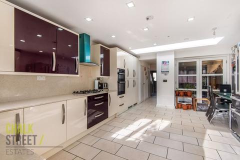 38 Macdonald Avenue, Hornchurch, RM11 2NE