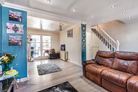 38 Macdonald Avenue, Hornchurch, RM11 2NE